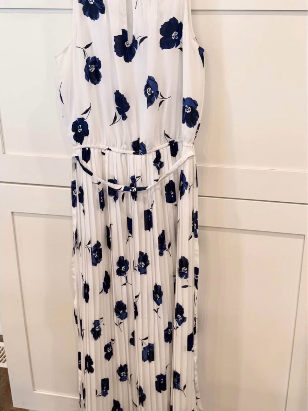 Pleated White Maxi Dress with Navy Floral Accents - Picture 4 of 5